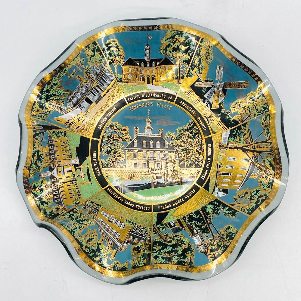 Williamsburg Virginia Souvenir Smoked Glass Plate Scalloped Gold Leaf 7.25"